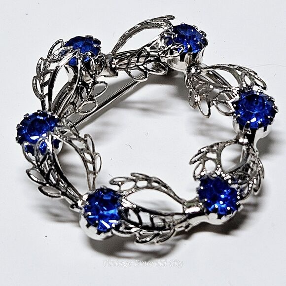 1950s Silver Filigree Blue Rhinestone Brooch Open Leaf Wreath Circle Pin Antique - Picture 8 of 11